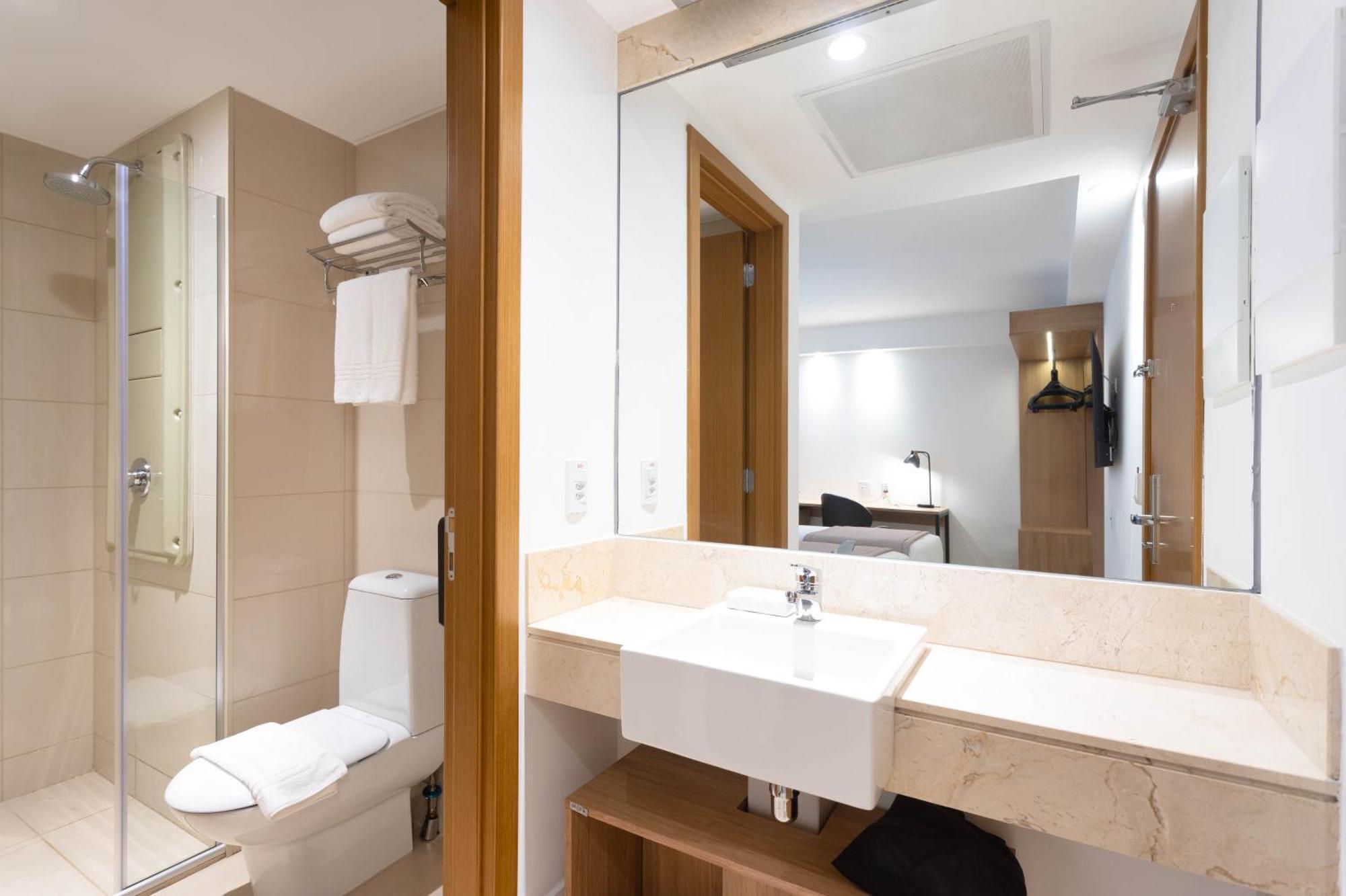 Tryp By Wyndham Brasilia Nacoes Hotel Exterior photo